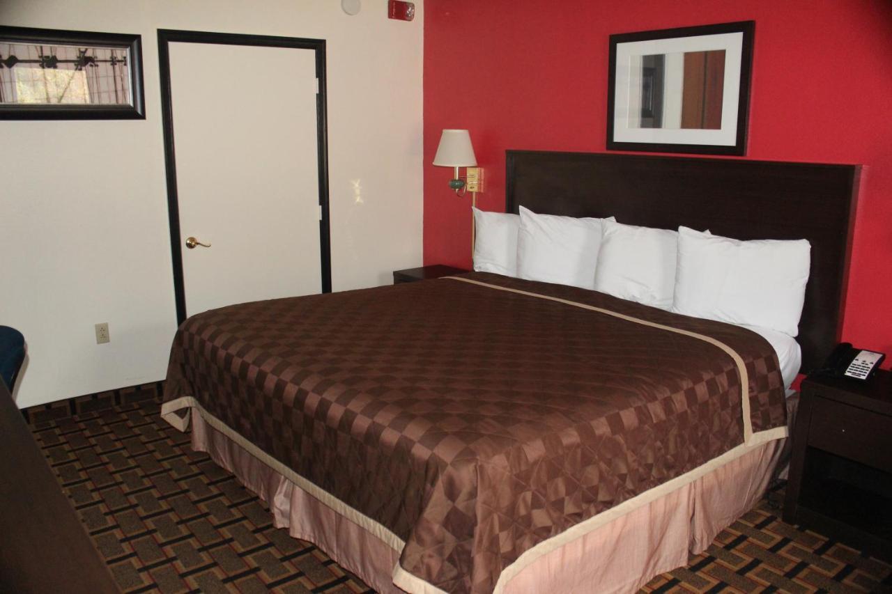 Americas Best Value Inn - Fredericksburg North Esterno foto